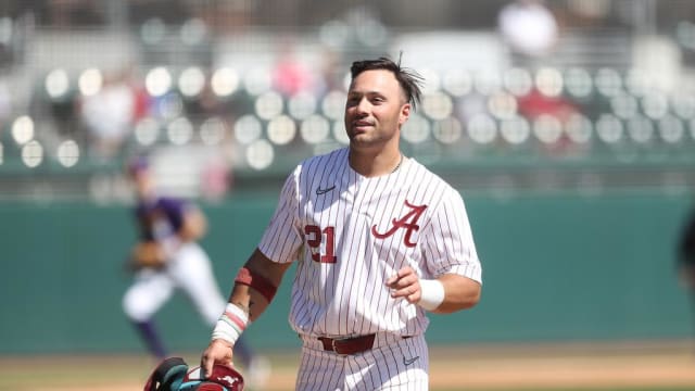 Alabama's Ian Petrutz (21) on March 10, 2024.